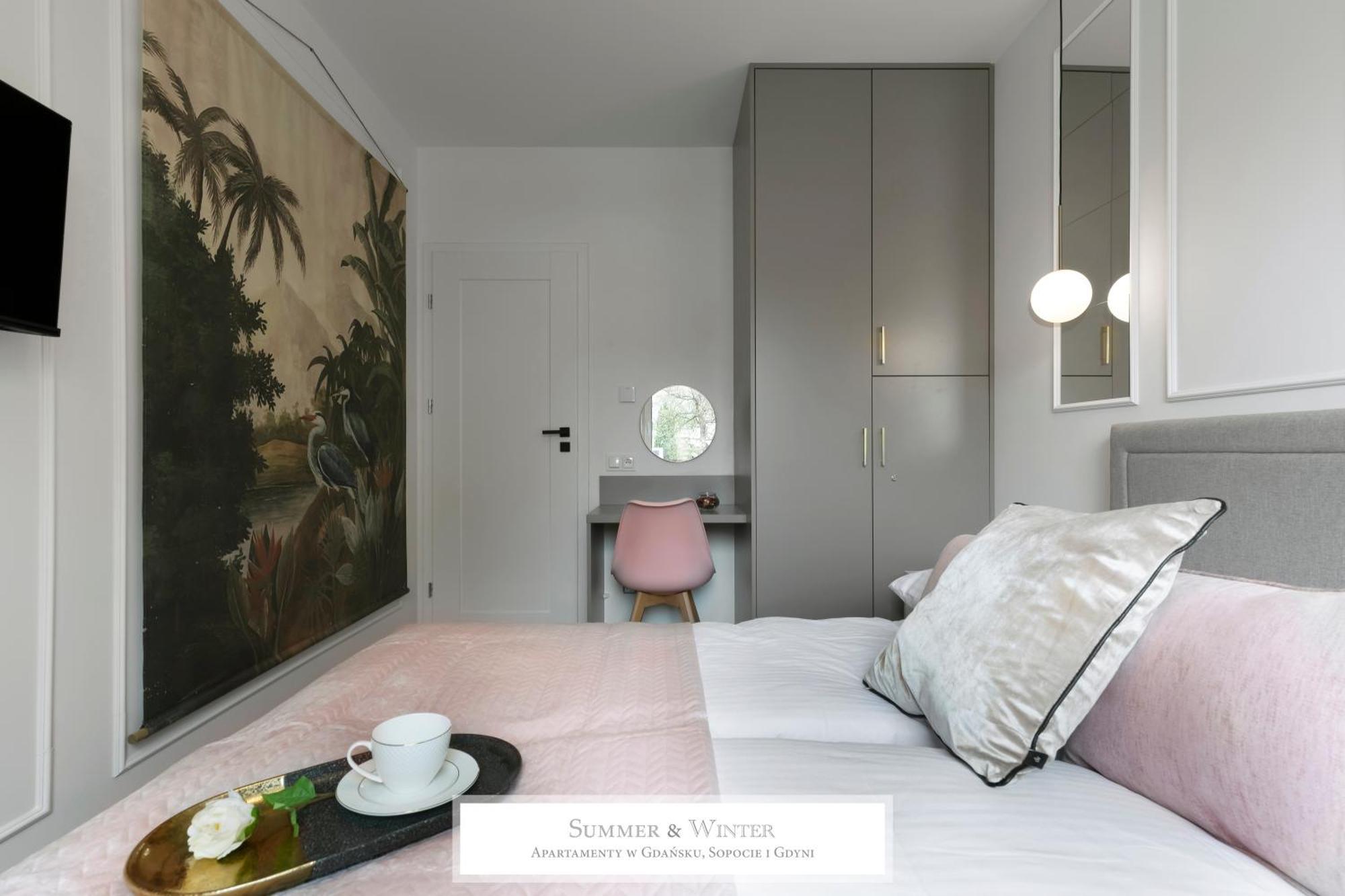 4 Stars, New Luxury Butterfly & Bike Apartments, Gdynia Orlowo, 15 Wyposazonych Mieszkan, Z Sypialnia, Winda I Platnym Parkingiem, Wysoki Standard Summerwinter, Blisko Molo Orlowo, Drog Rowerowych, Stadniny I Golf Park Exterior photo