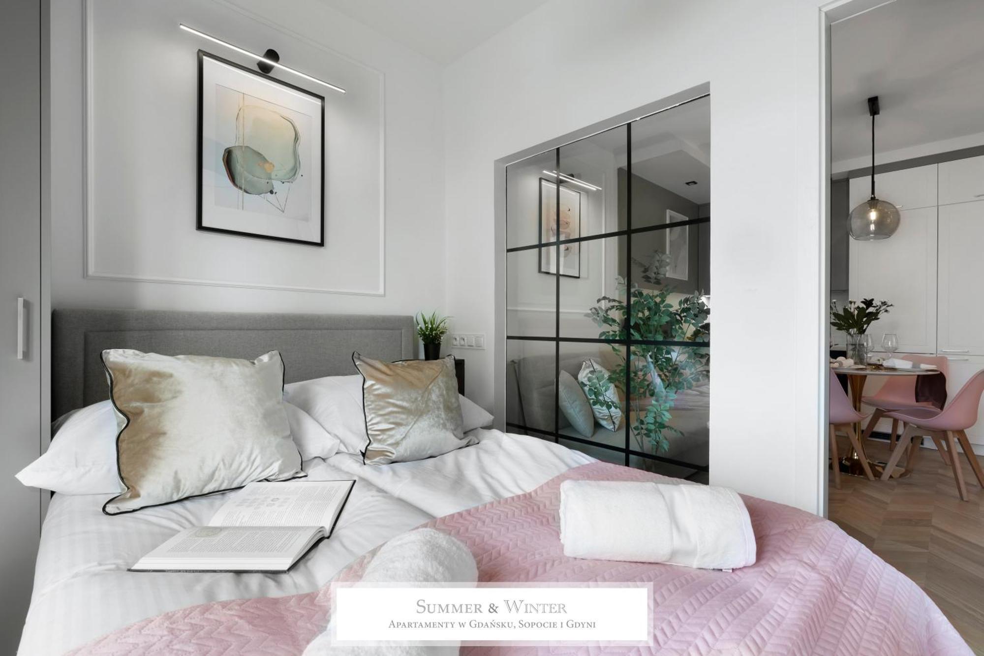 4 Stars, New Luxury Butterfly & Bike Apartments, Gdynia Orlowo, 15 Wyposazonych Mieszkan, Z Sypialnia, Winda I Platnym Parkingiem, Wysoki Standard Summerwinter, Blisko Molo Orlowo, Drog Rowerowych, Stadniny I Golf Park Exterior photo